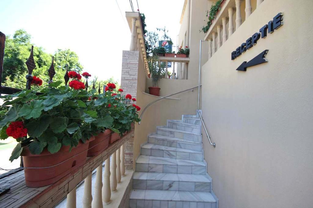 Hotel Dynes Eforie Nord Εξωτερικό φωτογραφία