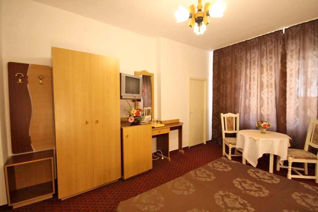 Hotel Dynes Eforie Nord Εξωτερικό φωτογραφία