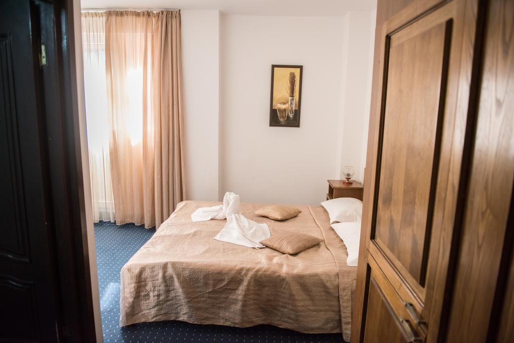 Hotel Dynes Eforie Nord Εξωτερικό φωτογραφία