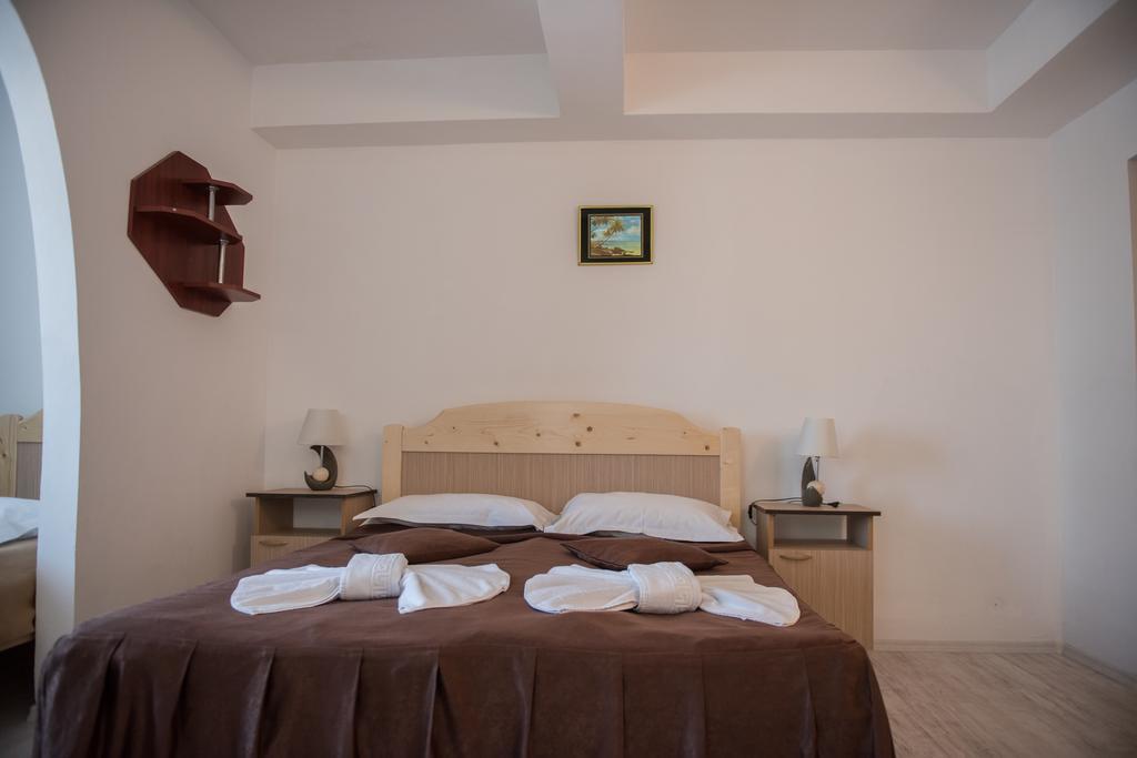 Hotel Dynes Eforie Nord Εξωτερικό φωτογραφία
